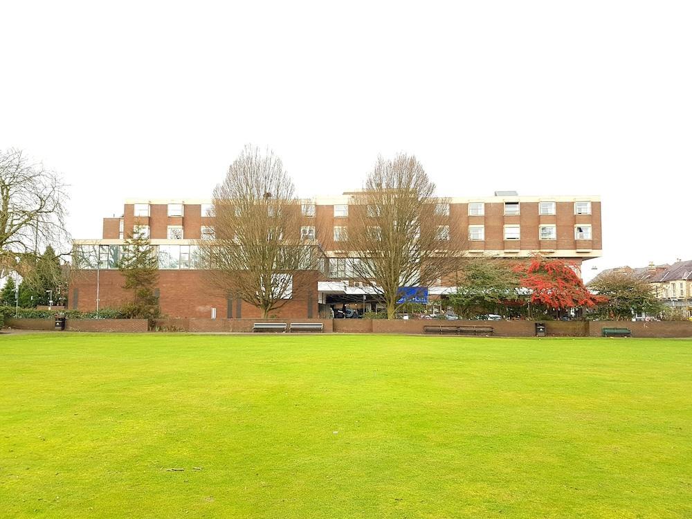 The Ashley Hotel Hale  Bagian luar foto