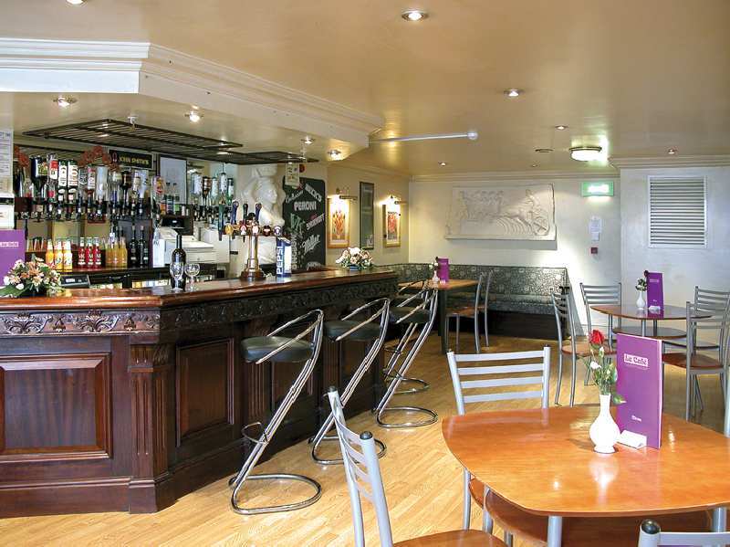 The Ashley Hotel Hale  Restoran foto