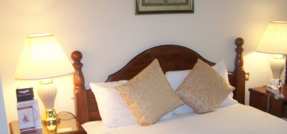 The Ashley Hotel Hale  Bagian luar foto